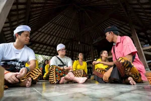 Bali Intro Einheimische