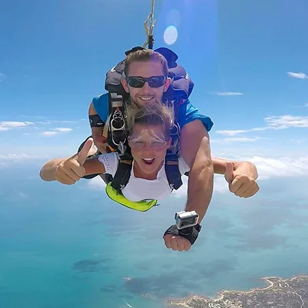 Airlie Beach skydive – with beach landing!